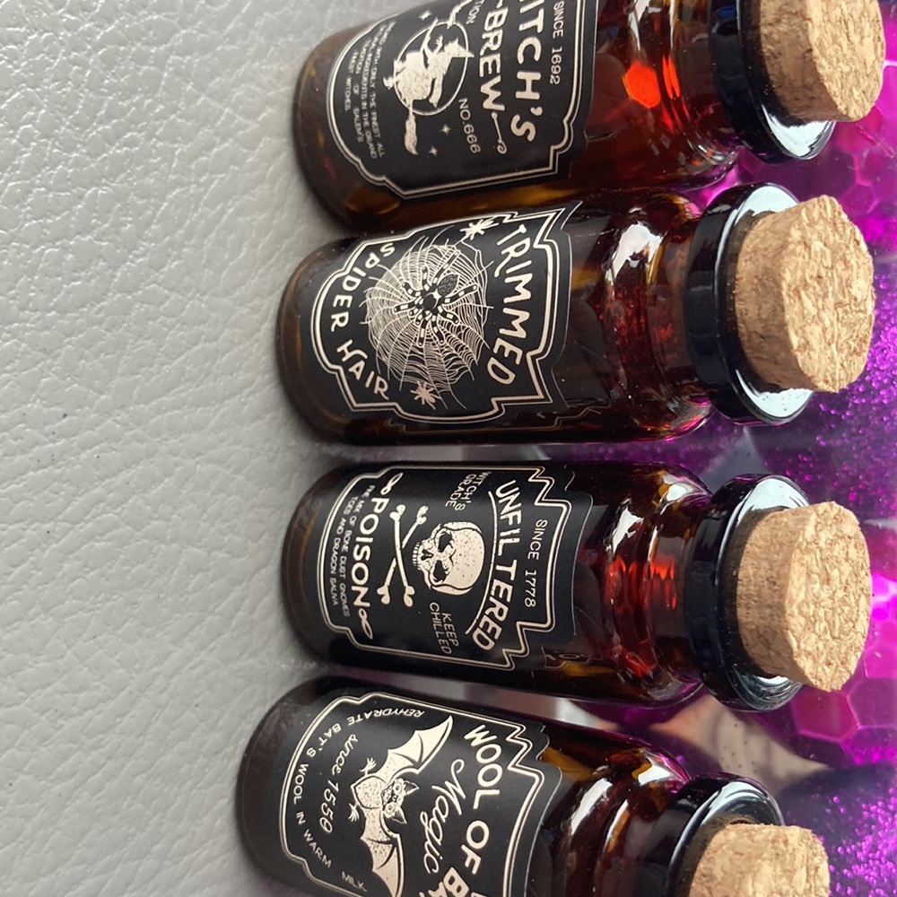 NWT mini witches brew bottles set of 4 poison Halloween decor glass - Picture 2 of 3